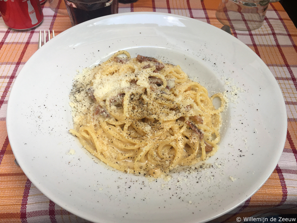 Spaghetti alla carbonara Trastevere Rome