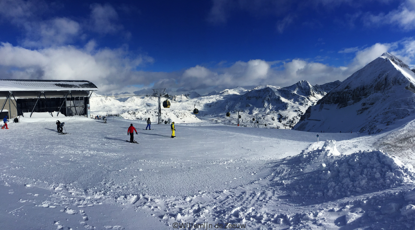 Skiing Obertauern Austria