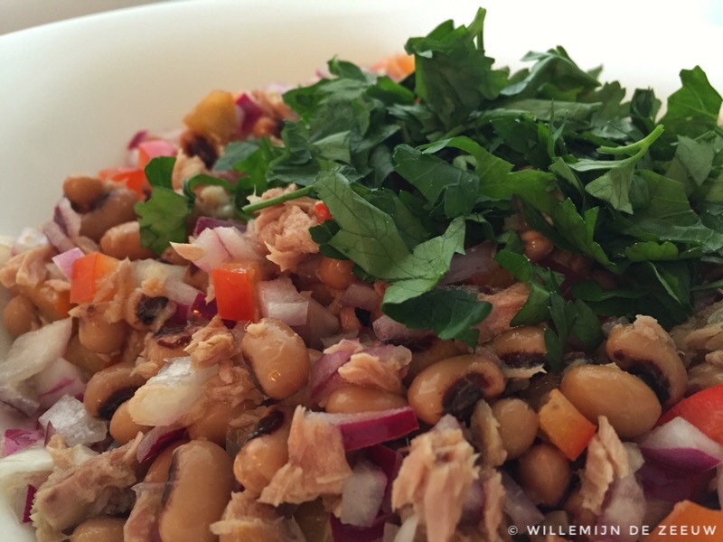 Recipe Portuguese black-eyed beans and tuna salad