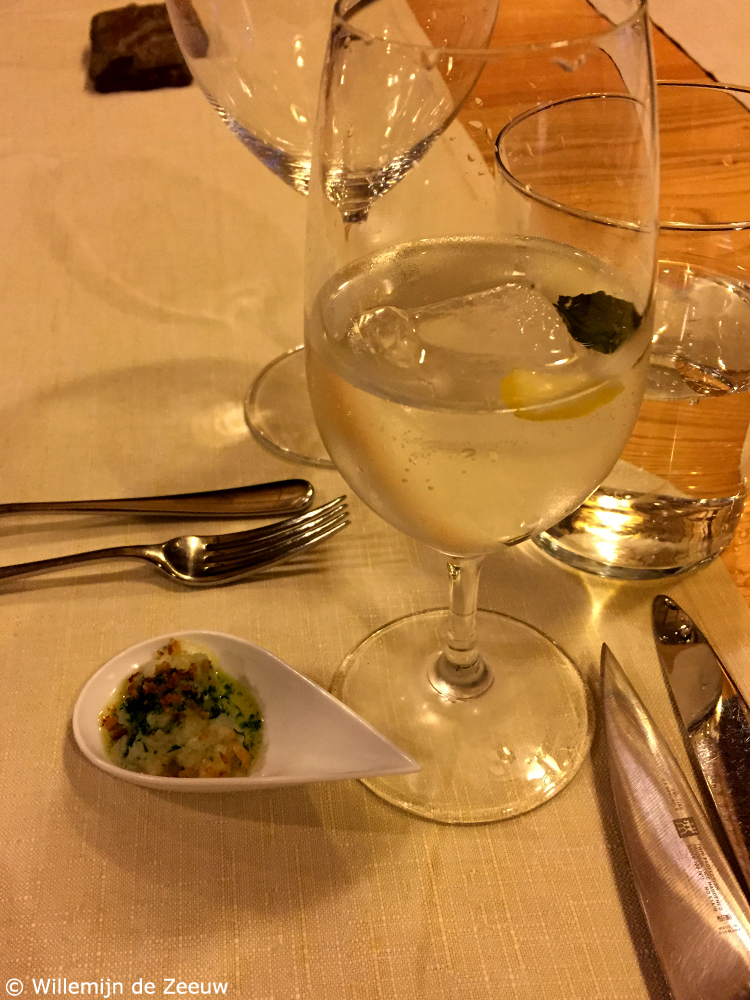 What to eat in Porto White port and tonic
